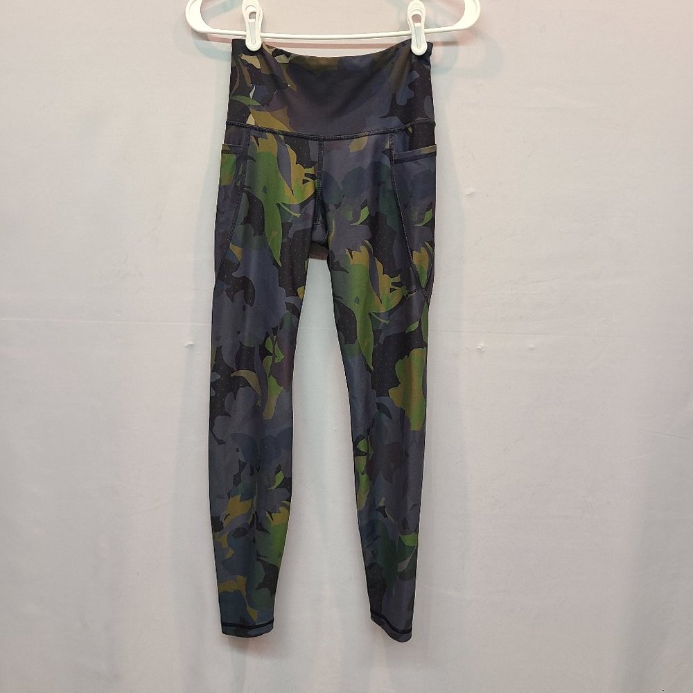 Old Navy Leggings Elevate Go Dry Tropical Floral Camo Womens Small